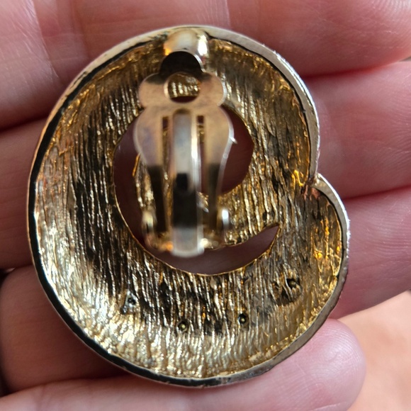 ✨ Large Crystal and Enamel Butler & Wilson-inspired clip-on earrings ✨ - Picture 4 of 4